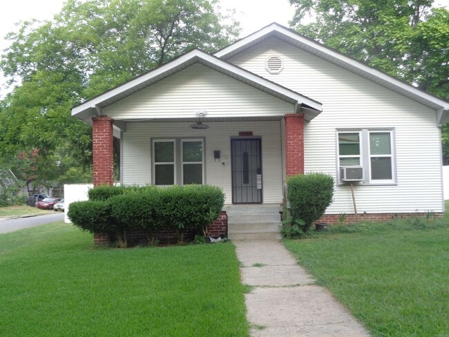 Photo - 1201 Division St House