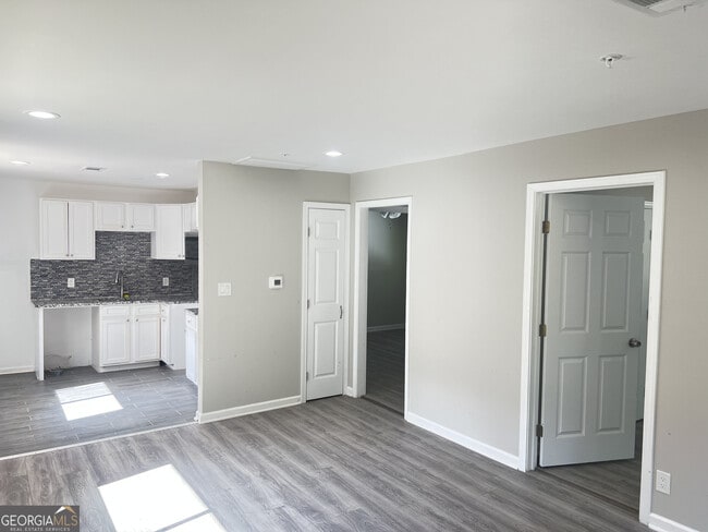 Photo - 1255 Pine Ave Unidad 2