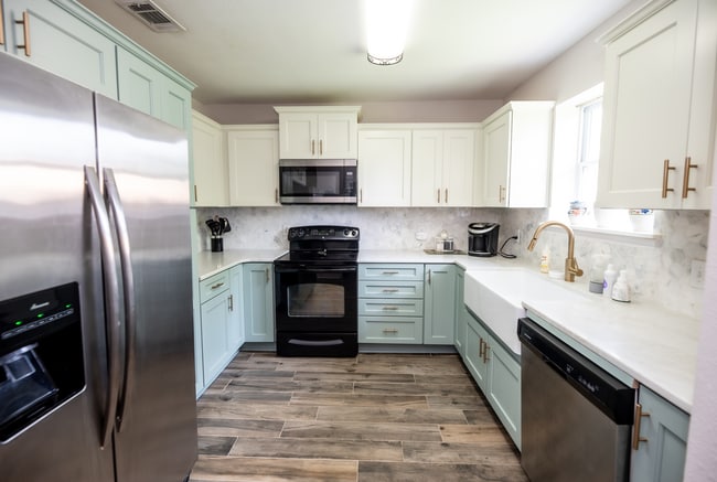 Photo - 412 Labree Rd