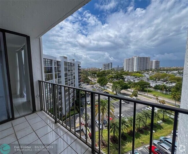Building Photo - 800 Parkview Dr Unit 903 Rental