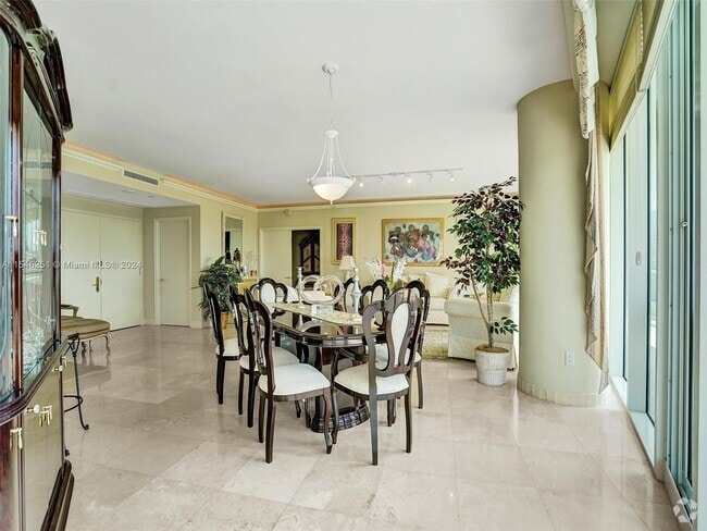 Building Photo - 19955 NE 38th Ct Unit 901 Rental