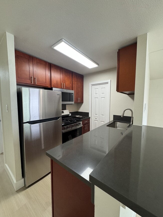 Photo - 2873 S King St