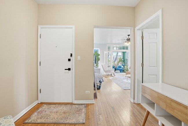 Photo - 7657 N Greenview Ave Unit 2