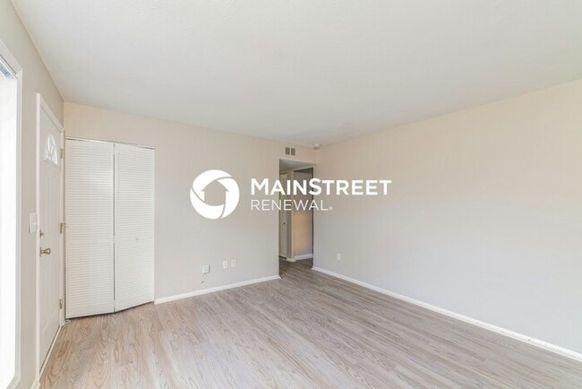 3 Bedroom Pet-Friendly Home in Louisville, KY with Main Street Renewal