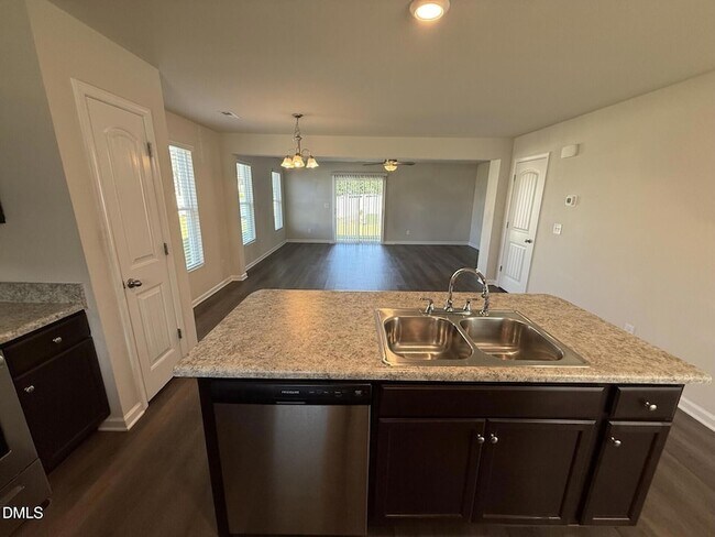 Photo - 1066 Peony Ln