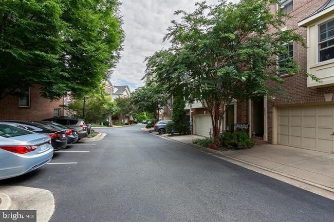 Photo - 2519 Gadsby Pl