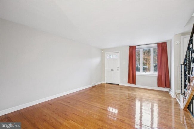 Building Photo - 650 Magnolia Ave