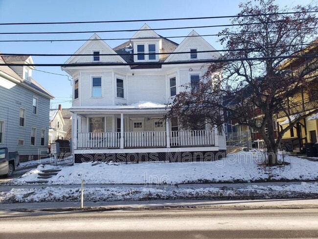 Building Photo - 96 S Union St Rental