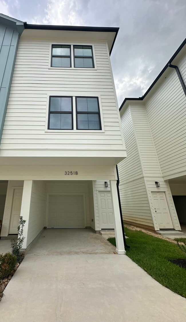 Building Photo - 3251 Sauce Pan Wy