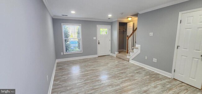 Photo - 483 Arwell Ct