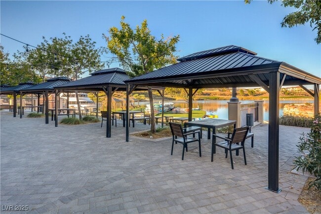 Photo - 15 Santo Mio Ct