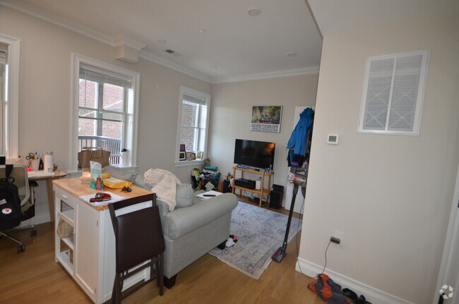 Building Photo - 14 Mount Hood Rd Unit 4 Rental