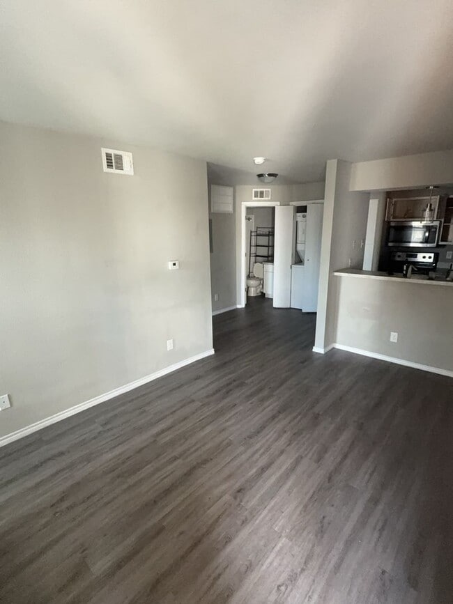 Building Photo - 9520_ROYAL LN #220 Unit 9520_ROYAL LN #220