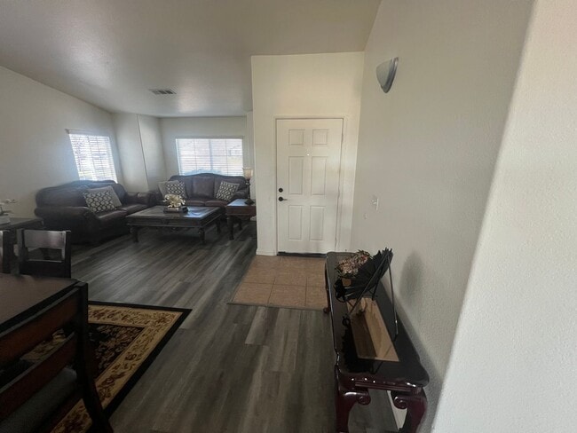 Photo - Spacious 4-Bedroom Home in Desirable Apple Valley Neighborhood