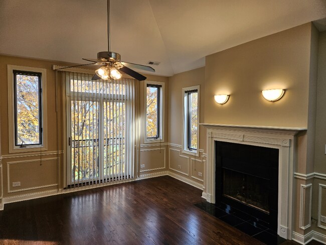 Photo - 6330 S Ingleside Ave Unit 3