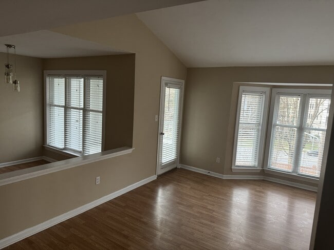 Photo - 1021 Wirewood Dr Unit 301