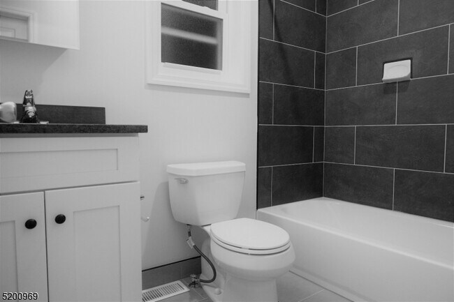 Photo - 626 Court St