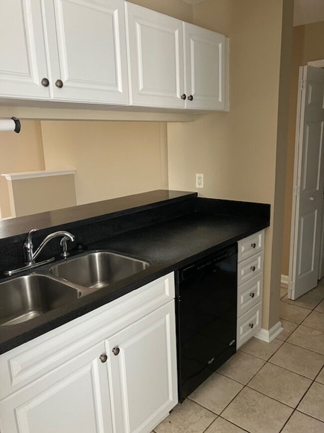 Photo - 807-I Unit 807-I