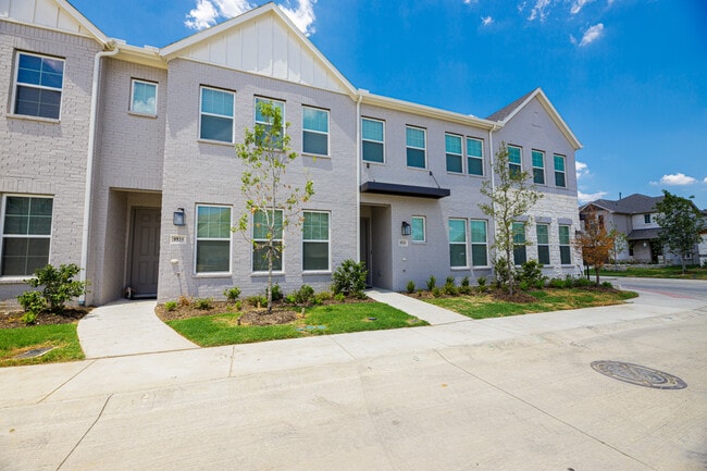 Photo - 9916 Hennings St