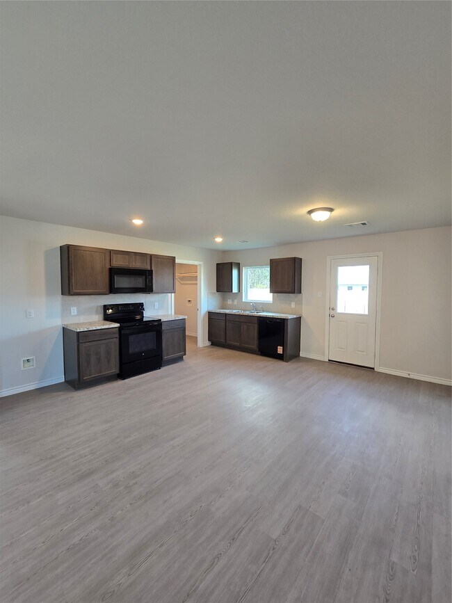 Photo - 1204 Daniel St