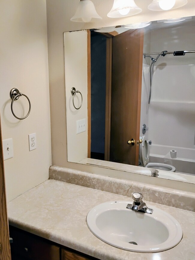 Photo - 428 W White Ash St