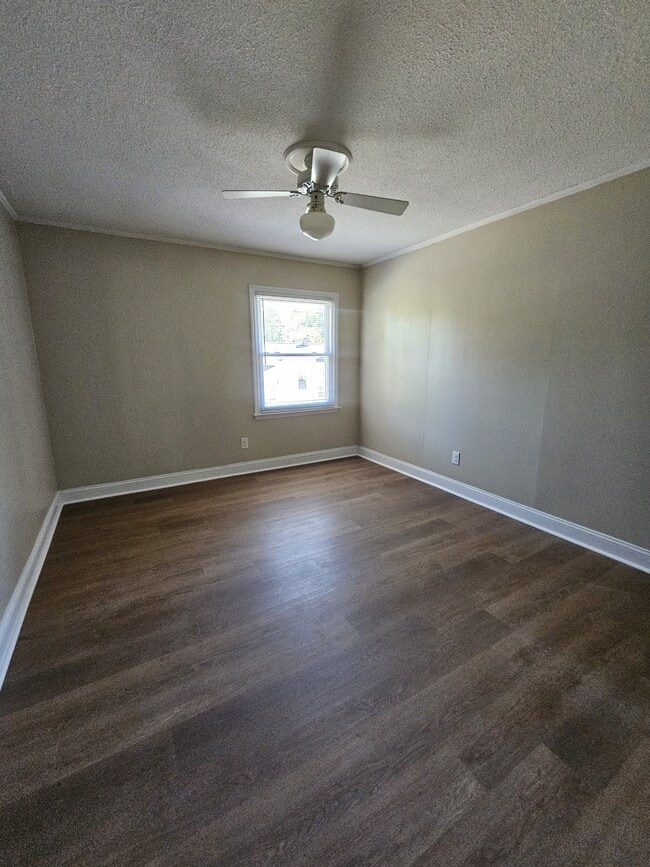 Photo - 718 E Maple Ave