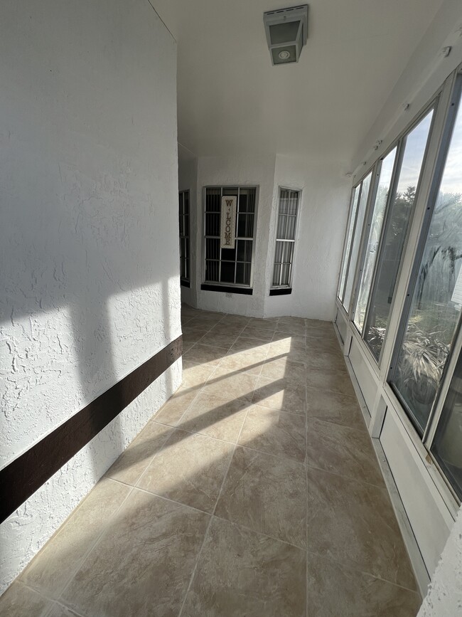 Photo - 667 Lake Dexter Cir