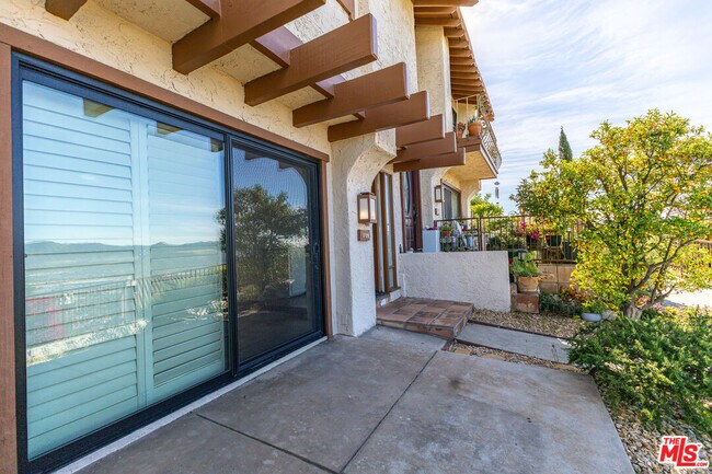 Photo - 1709 Cam De Villas