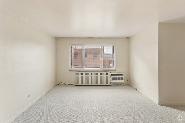 1BR, 1BA - 700SF - Living Room