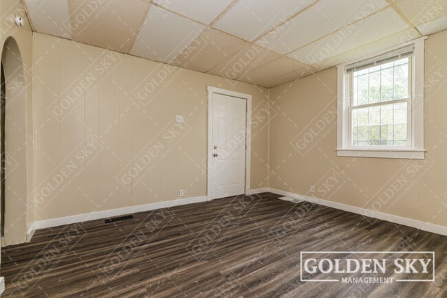 Photo - 1203 W 1st St