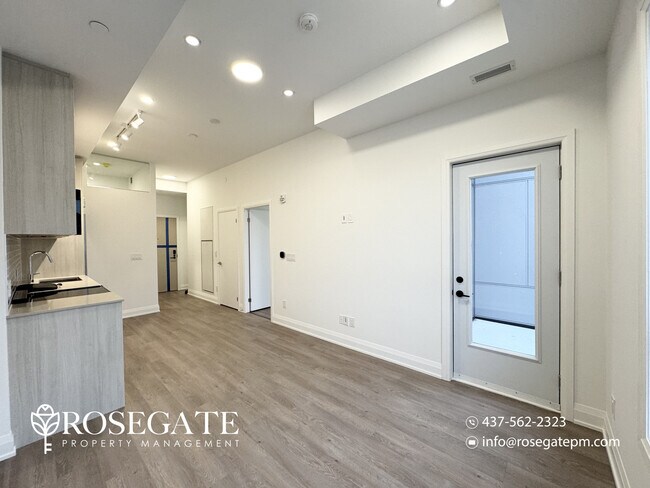 Photo - Modern 1 Bedroom + Den (Potential 2nd Bedroom) Condo with Parking & Balcony Unité 527