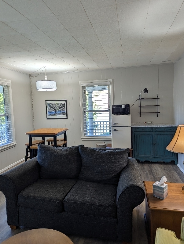 Photo - 6 E Glade St