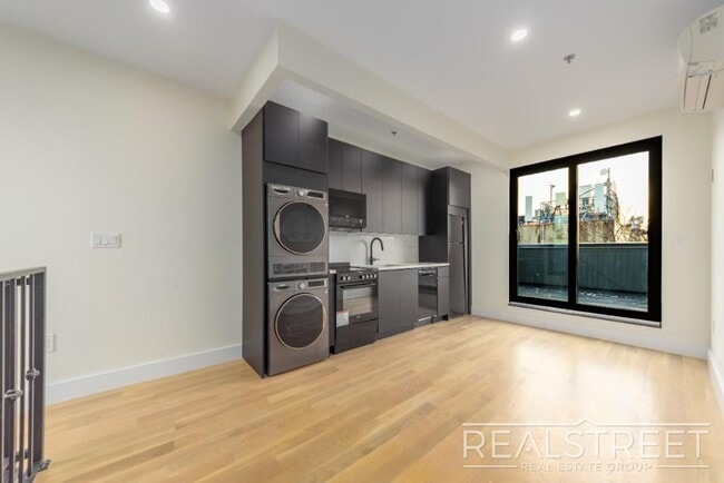 Photo - Stunning Brand new PH 1 Bed with Private Roof Deck! Unit PH