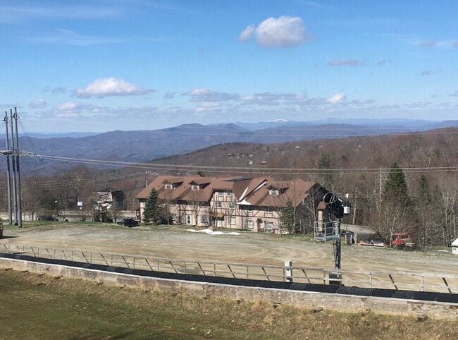 Photo - 1005 Beech Mountain Pky Unit 307