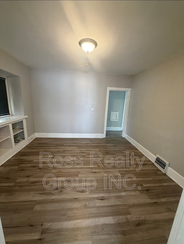 Photo - 2752 Monroe St