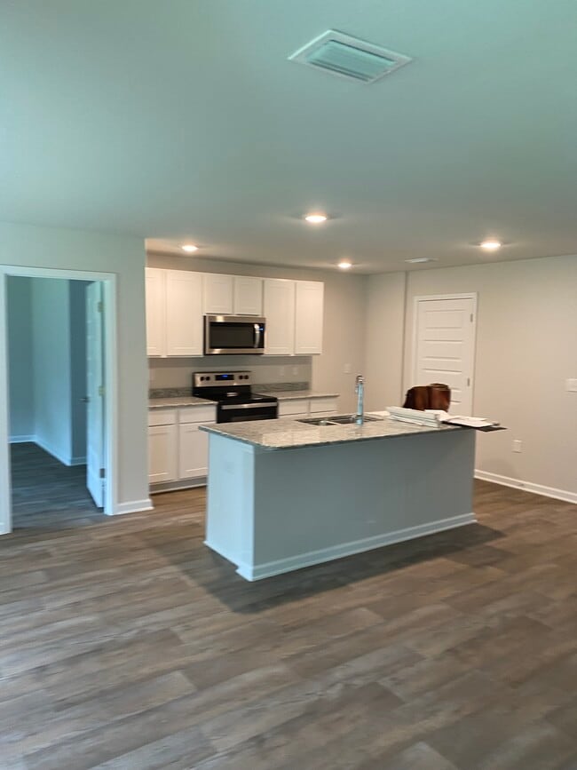 Photo - 10473 Ruffian Rt