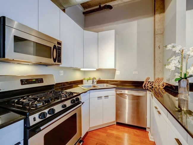 Photo - 900 N Kingsbury St Unit 1057