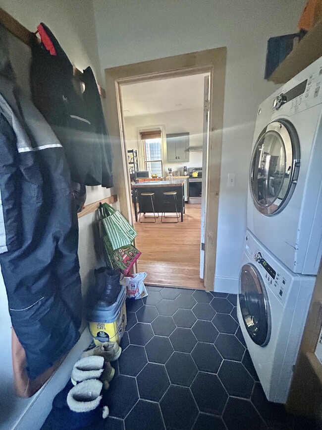 Photo - 1682 Bagley St Unit # B