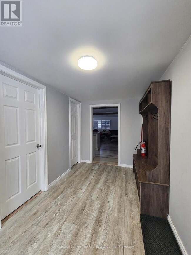 Photo - 460 Wellington St