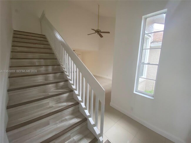 Photo - 654 Woodgate Cir