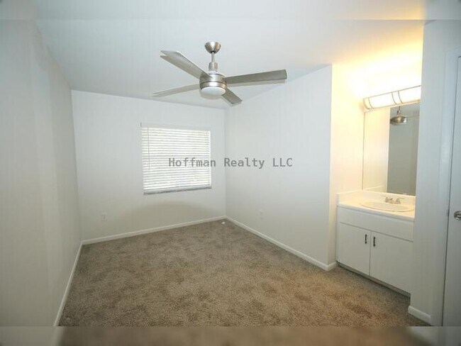 Photo - Hyde Park/Soho 2/1 Condo Unit APT C