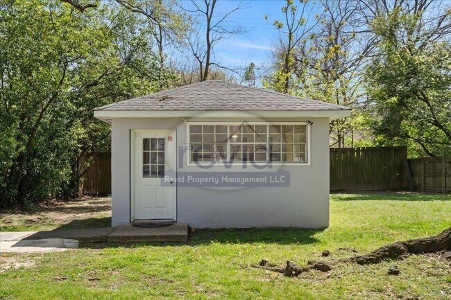 585 E Parkway S. #28