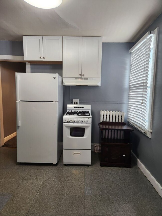 Photo - 123 E King St