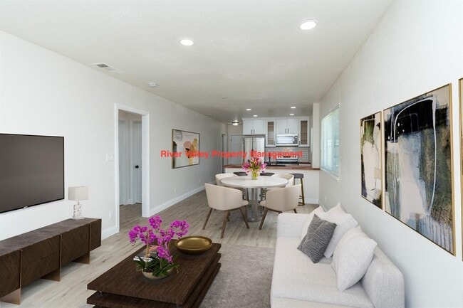 Photo - Move in Special, Adorable remodeled Cottage, 3+2, CHA, Garage, fenced yard, close to Christian Br...