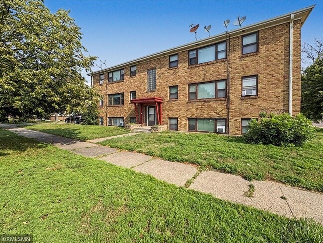 Building Photo - 97 Orme St E Unit 102