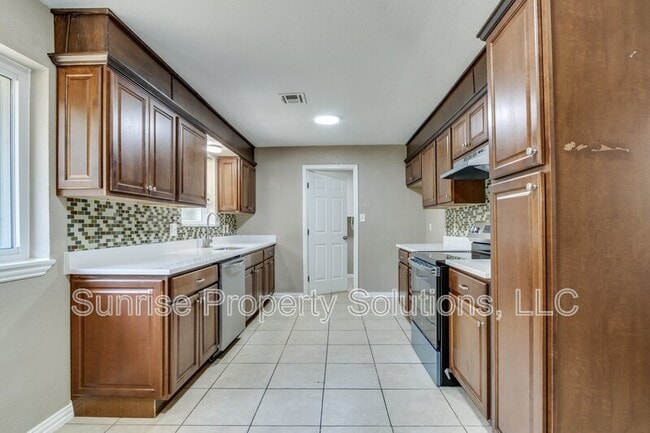 Photo - 1332 E Brooks St