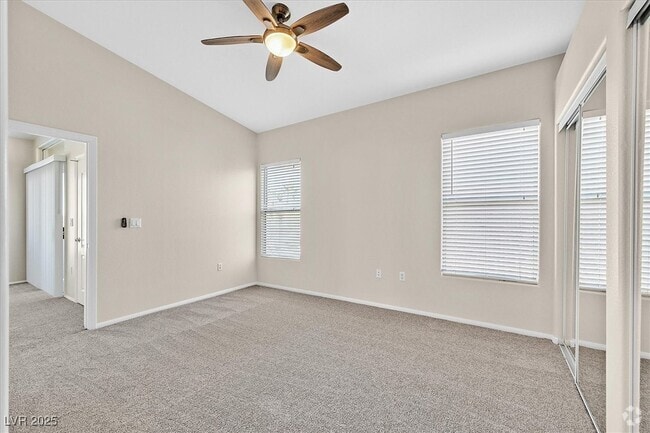 Building Photo - 2305 W Horizon Ridge Pkwy Unit 424 Rental