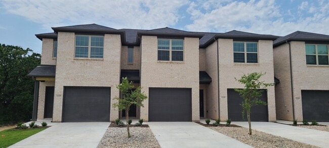 Photo - 1218 Chestnut Ct