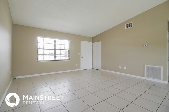 Photo - 59 Emerson Dr NW