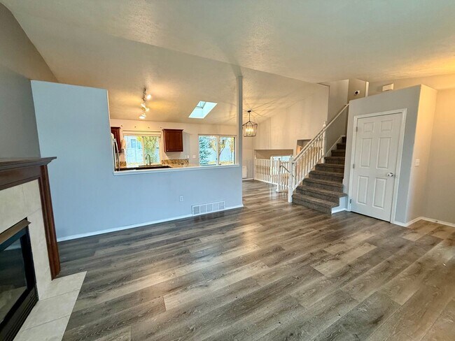 Photo - Stunning 3 Bed 2 Bath Eagle Ridge Home w/ ...